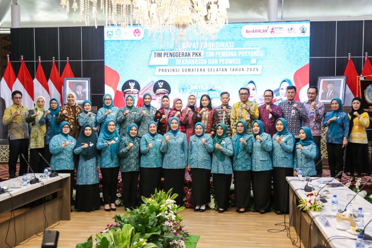 Ketua Tim Penggerak Pemberdayaan dan Kesejahteraan Keluarga (TP PKK) Kabupaten Musi Banyuasin Hj Patimah Toha menghadiri Rapat Koordinasi Tentang Program dan Kegiatan PKK.