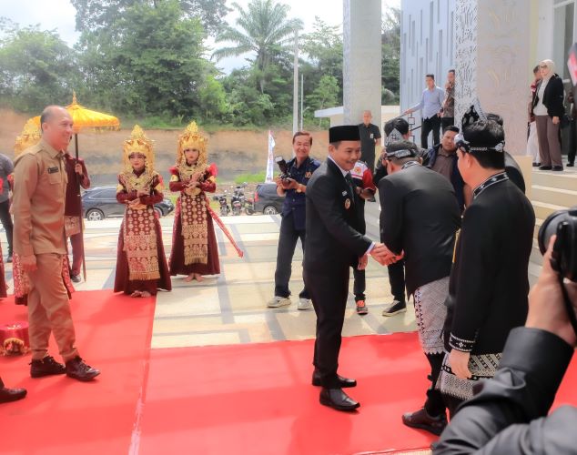 Wakil Bupati Musi Banyuasin Rohman menghadiri Rapat Paripurna Istimewa DPRD Kabupaten Penukal Aban Lematang Ilir.