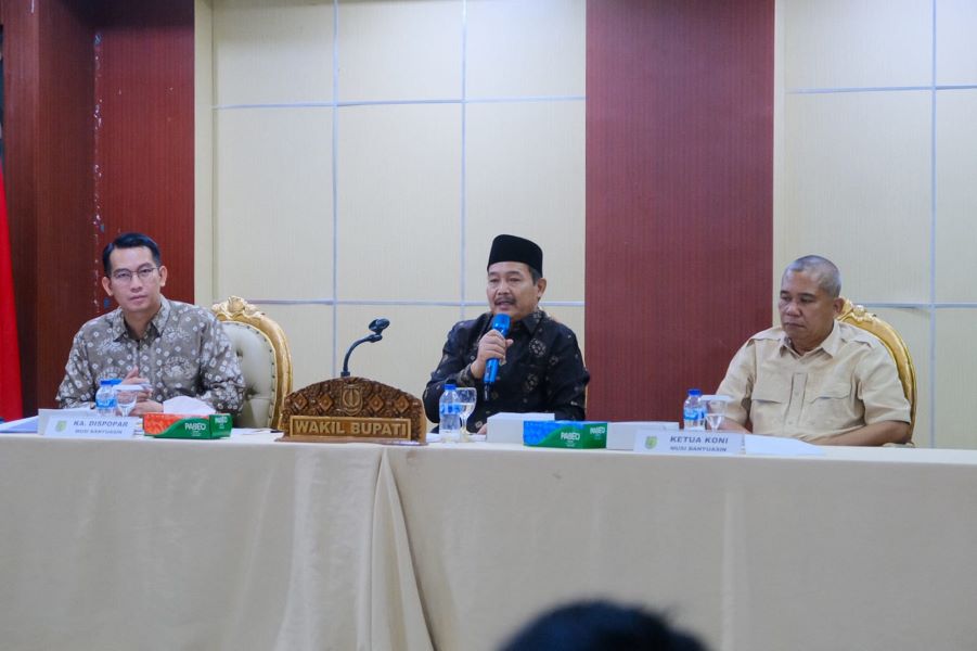 Wakil Bupati Muba, Rohman ketika pimpin Rapat Koordinasi Panitia Daerah.