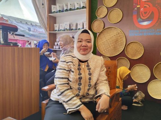Kepala Dinas Perkebunan Kabupaten Lahat, Vivi Anggraeni SSTP Msi. Foto Istimewa.