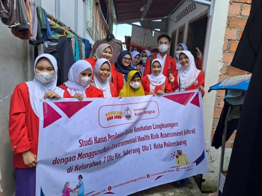 Mahasiswa semester VI dari Program Studi S1 Kesehatan Masyarakat Universitas Kader Bangsa (UKB) Palembang.