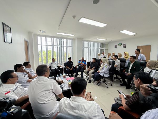 Sekretaris Daerah Dr. Apriyadi, M.Si, menyambangi RSUD Sekayu untuk menemui pihak-pihak terkait.