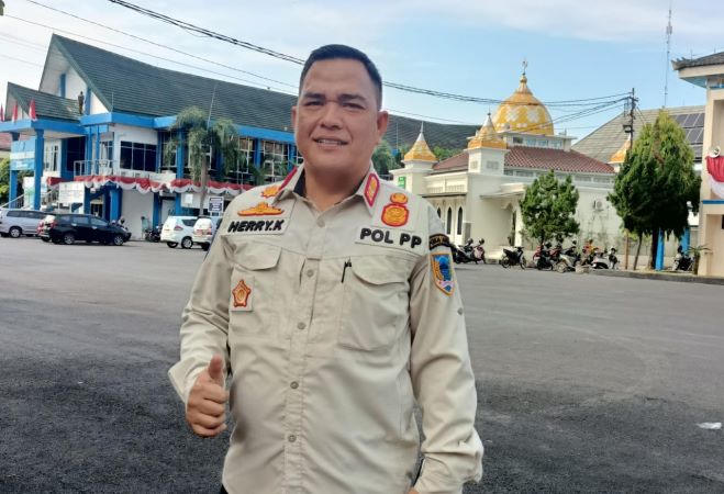 Kepala Dinas Satpol PP Lahat, Herry Kurniawan. Foto Istimewa.
