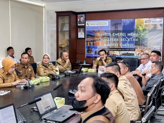 Rapat Tindak Lanjut Proses Pengalihan PI 10 Persen Wilayah Provinsi Sumatera Selatan yang digelar di Kantor Dinas Energi dan Sumber Daya Mineral (ESDM) Provinsi Sumsel.