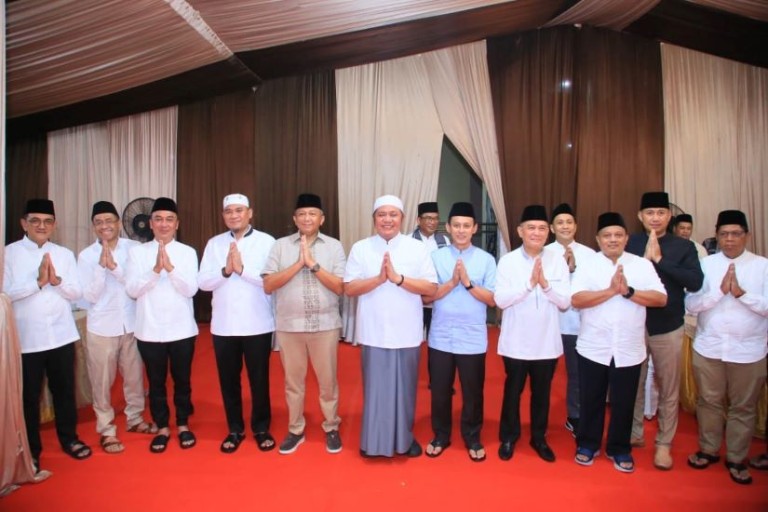 Ketua DPRD Sumatera Selatan, Andie Dinialdie saat hadiri Pengajian Ramadan Forkopimda Sumsel.