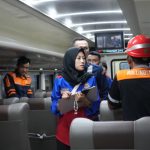 KA Harina Tertemper Mobil di Jalur KA antara Stasiun Brumbung – Alastua, KAI Imbau Masyarakat Lebih Peduli Keselamatan