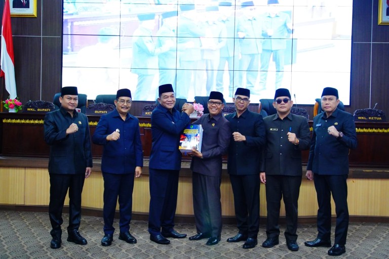 Laporan Keterangan Pertanggungjawaban (LKPJ) Tahun Anggaran 2025 oleh Bupati Muba, Toha Tohet pada Rapat Paripurna DPRD Muba.