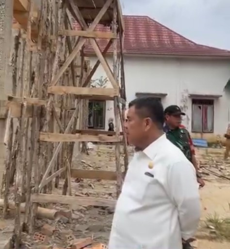 Wakil Ketua DPRD Provinsi Sumatera Selatan, Ilyas Panji Alam melakukan kunjungan kerja sekaligus monitoring progres Koperasi Merah Putih di Desa Sembadak.