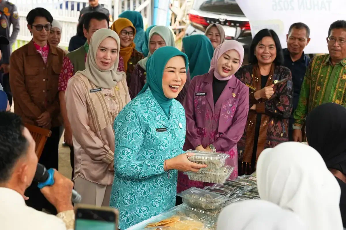 Feby Deru Sentuh UMKM Desa Burai, Tenun dan Purun Didorong Naik Kelas