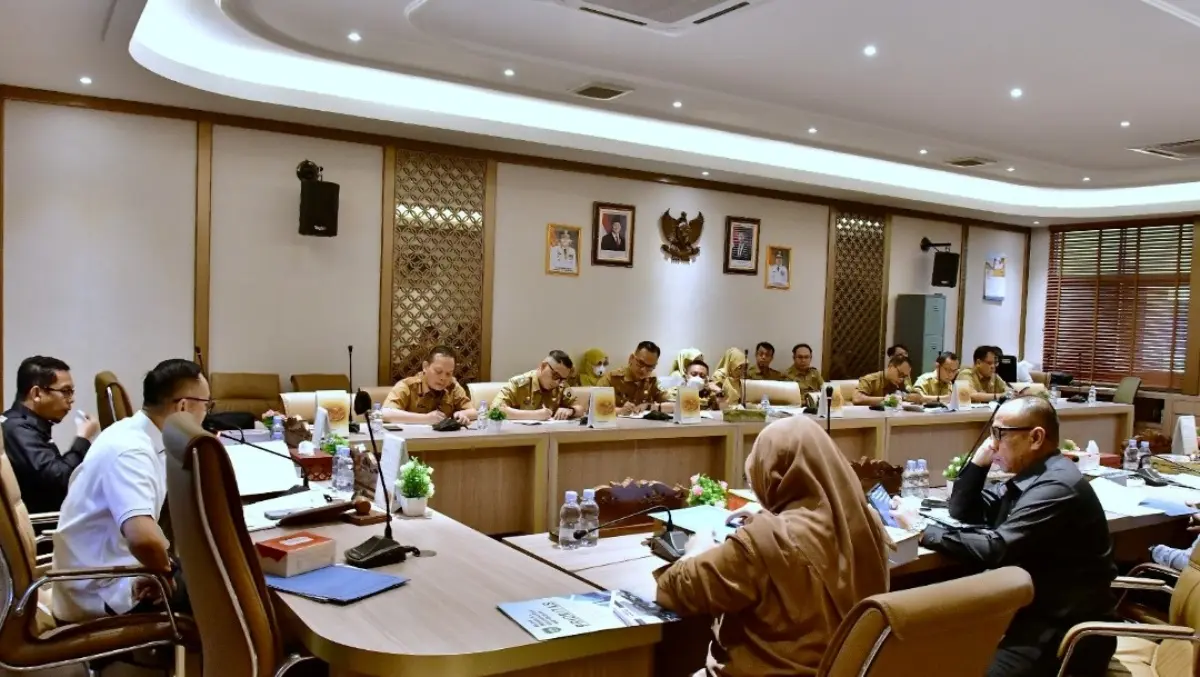 Pansus III DPRD Sumsel saat rapat kerja bersama Badan Pendapatan Daerah (Bapenda) Sumsel di Ruang Rapat Pansus.