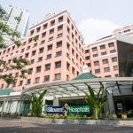 Jenis dan Kegunaan Industrial Door dan Dock Leveler dalam Industri