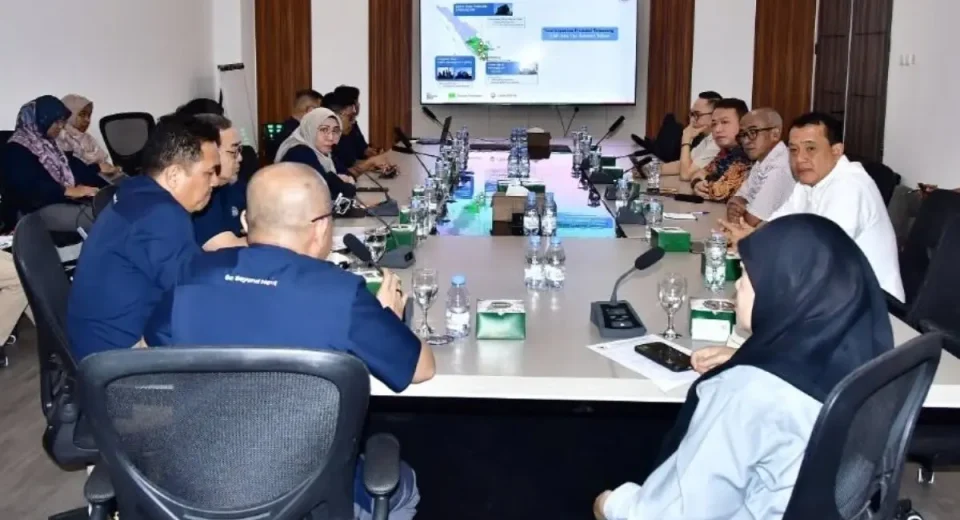 Komisi III DPRD Sumsel saat kunjungan kerja ke PT Semen Baturaja (Persero) Tbk (SMBR).