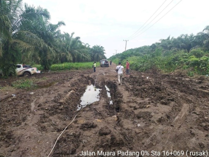 Pembangunan Jalan Muara Padang–Muara Sugihan.