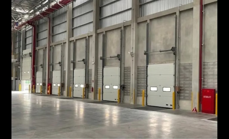 Sinar Gading Sakti Hadirkan Solusi Industrial Door dan Dock Leveler Premium untuk Industri Indonesia