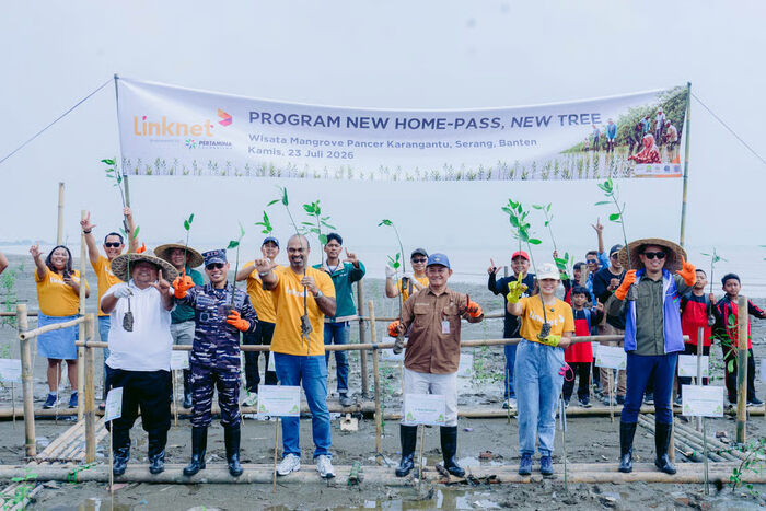 Linknet Tanam 5.000 Mangrove untuk Lindungi Pesisir Serang