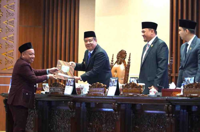 Rapat Paripurna XXXVIII DPRD Provinsi Sumatera Selatan dengan agenda penyampaian laporan hasil kerja Pansus Optimalisasi Pendapatan Daerah yang berlangsung di Ruang Rapat Paripurna DPRD Sumsel.