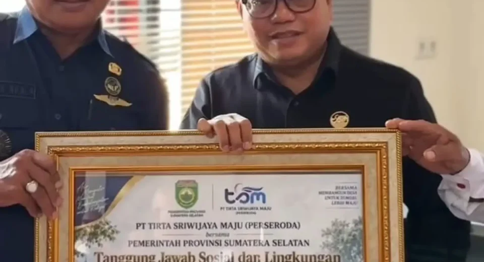 Warga Talang Buluh Gelar Tasyakuran, Bantuan TJSL PT TSM Percantik Halaman Kantor Desa